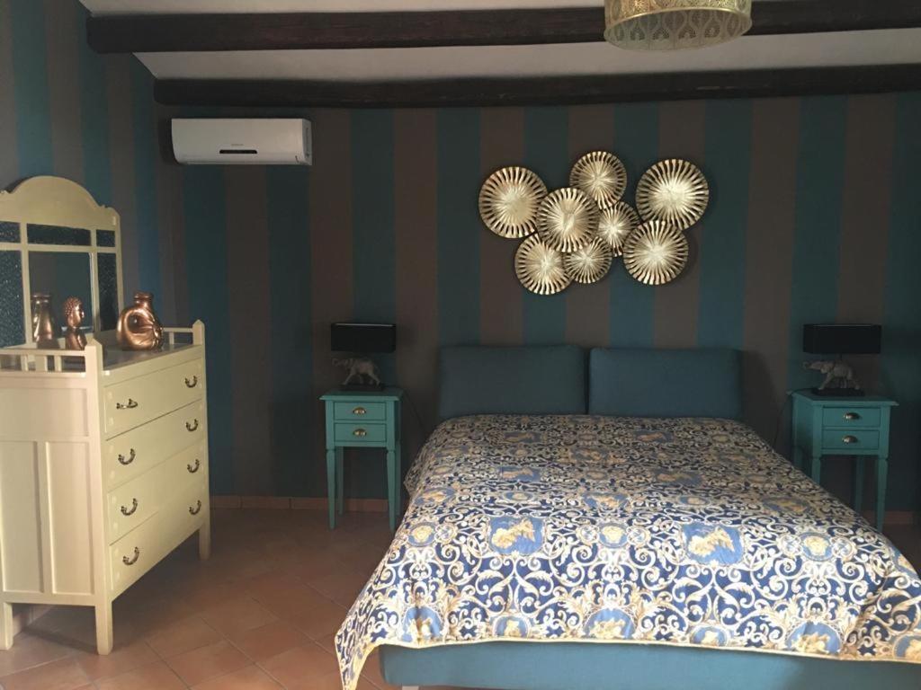 La Stanza Delle Muse In Con Piscina Homestay
